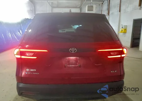 2024 Toyota Grand Highlander Xle z USA, uszkodzony, nr VIN 5TDACAB56RS020726